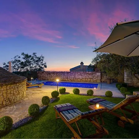 Visignano Sleeps 6 Pool Air Con Wifi *