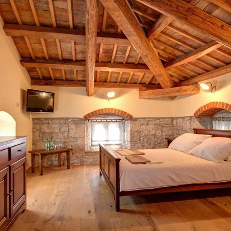 Villa Visignano Sleeps 6 Pool Air Con Wifi *