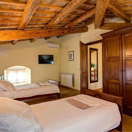 Visignano Sleeps 6 Pool Air Con Wifi