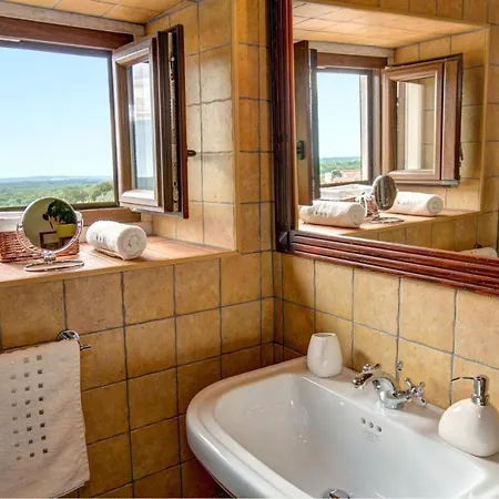 Visignano Sleeps 6 Pool Air Con Wifi Villa *