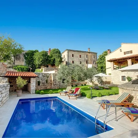 Visignano Sleeps 6 Pool Air Con Wifi