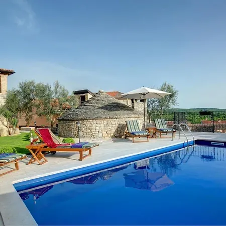 Villa Visignano Sleeps 6 Pool Air Con Wifi *