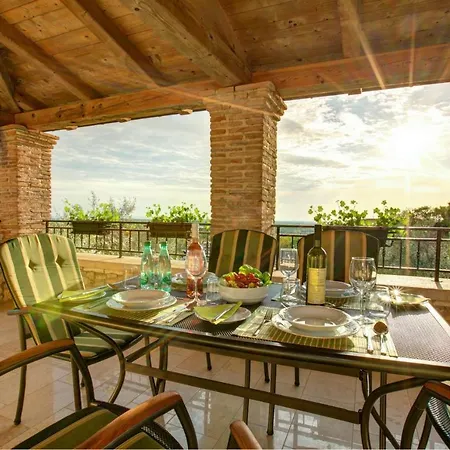 Visignano Sleeps 6 Pool Air Con Wifi Villa Višnjan